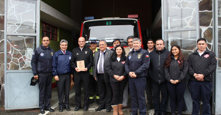 Presidente Nacional visitó el Cuerpo de Bomberos de Pucón