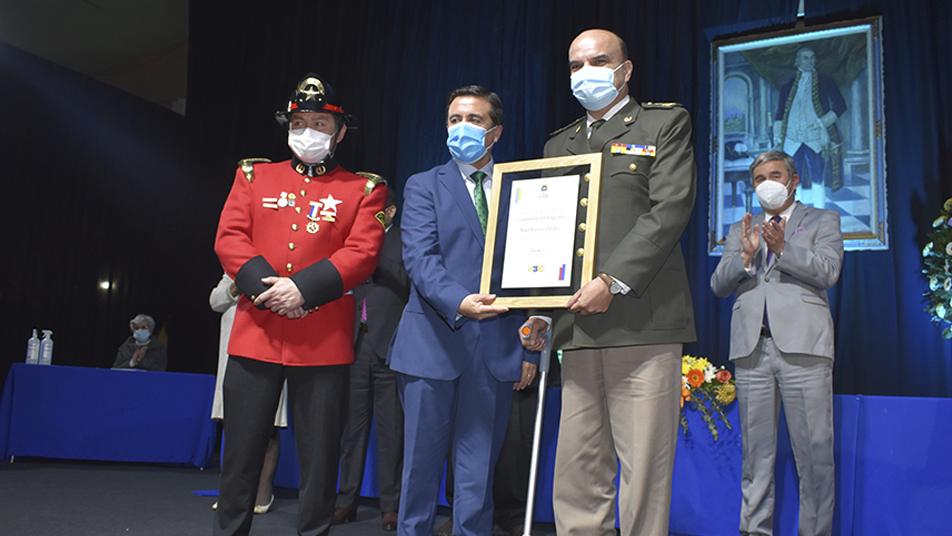 Ciudadano Distinguido 2021: Municipalidad de Los Andes entrega distinción al Presidente Nacional de Bomberos