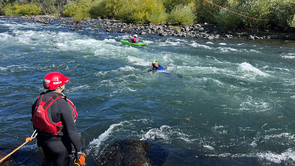 GERSA Pucón realizó 2° Taller de Rescate en Aguas Blancas