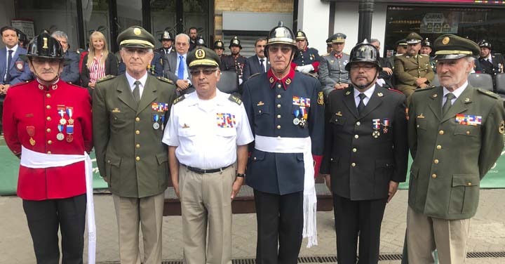 Bomberos de Temuco reconoce a Presidente Nacional Honorario de Bomberos