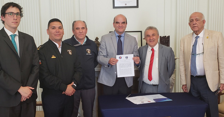 Bomberos de Chile y la Asociación de Municipalidades de la Región de Antofagasta fortalecen la colaboración y presentación de proyectos de infraestructura 