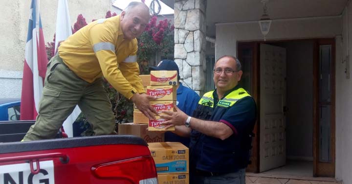 Importante donación en campaña del agua de bomberos de Ñuble