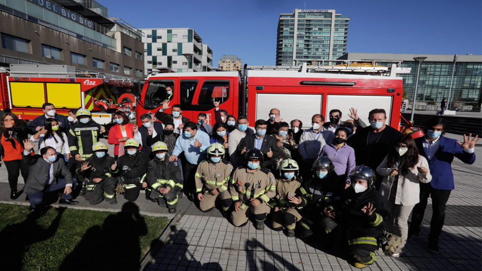 Bomberos de la Región del Biobío recibirán Elementos de Protección Personal