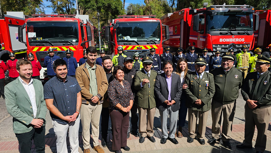 Bomberos de Atacama fortalece su respuesta a emergencias con nuevos camiones de abastecimiento