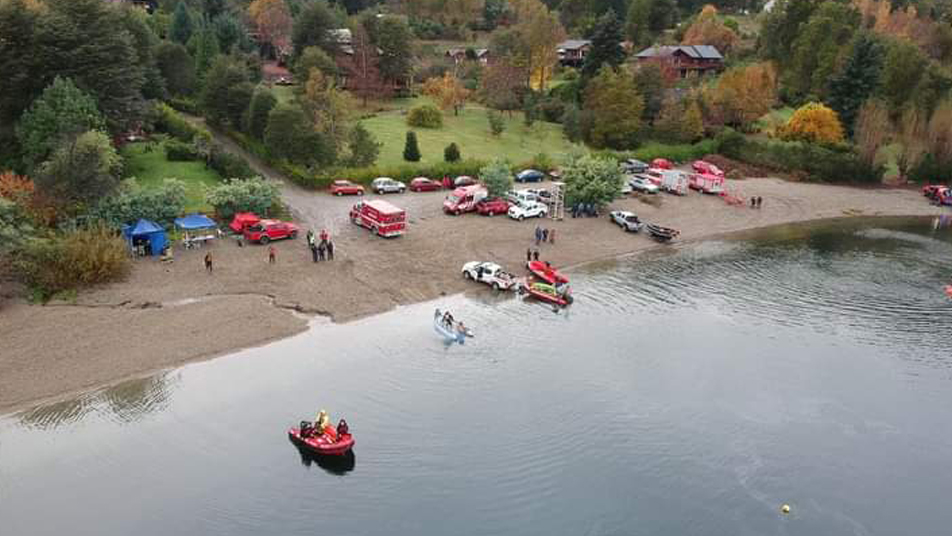 Sistema Nacional de Operaciones en fase de movilización por Bombero desaparecido en lago Panguipulli