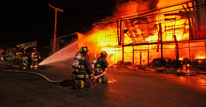  Incendio en galpón de recinto Zofri 