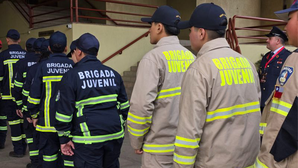 Nueva ley amplía la protección de los bomberos e incorpora cobertura de salud mental
