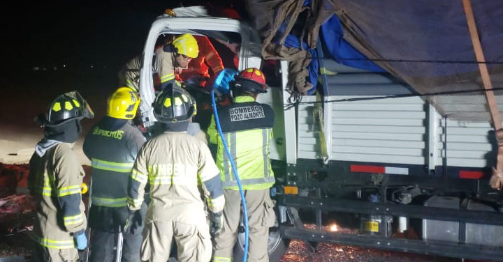 Bomberos de Pozo Almonte trabajaron en accidente en la Ruta 5