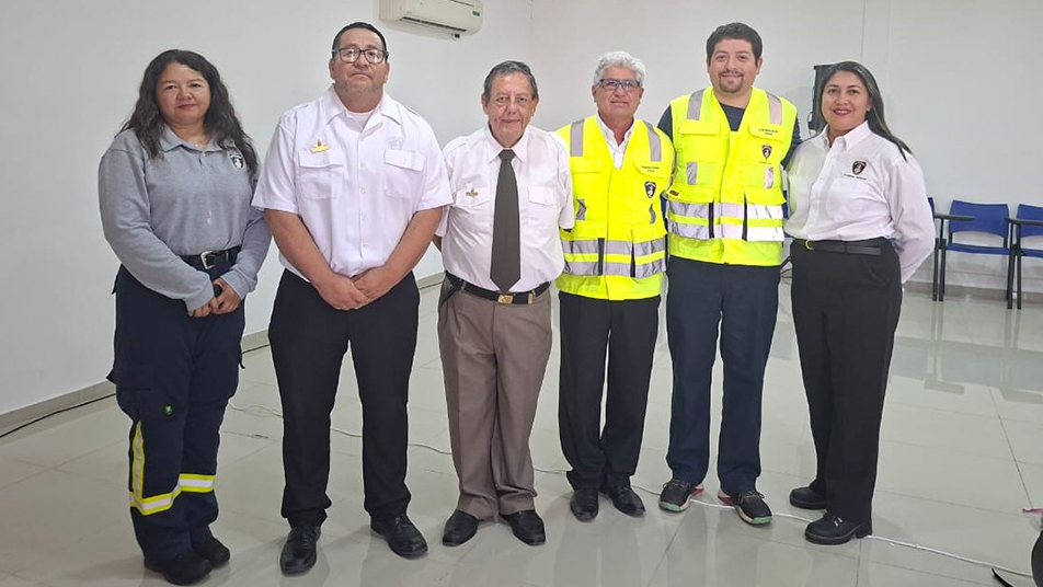 DMN refuerza prevención del cáncer en bomberos a nivel nacional