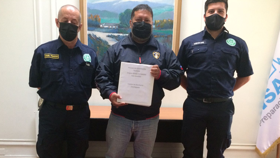 Equipo Gersa de Bomberos de Antofagasta presenta carpeta para iniciar proceso de acreditación