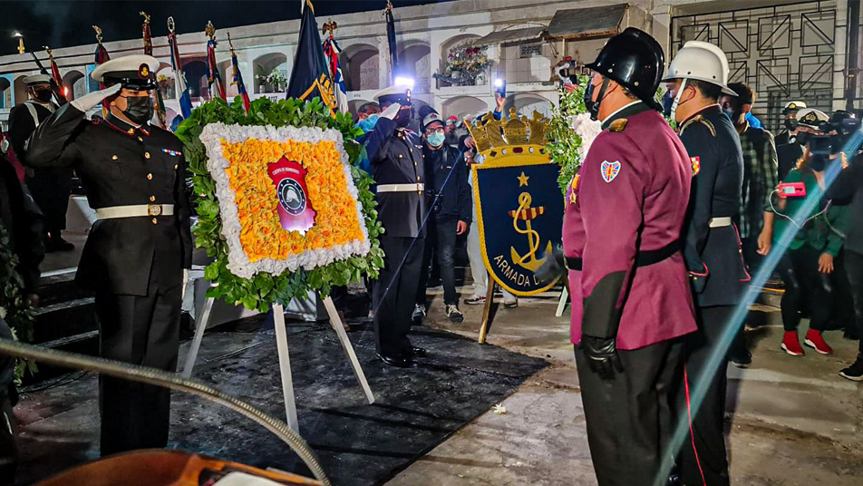 Cuerpo de Bomberos de Iquique realizó tradicional romería en honor a los grumetes Bolados y Concha