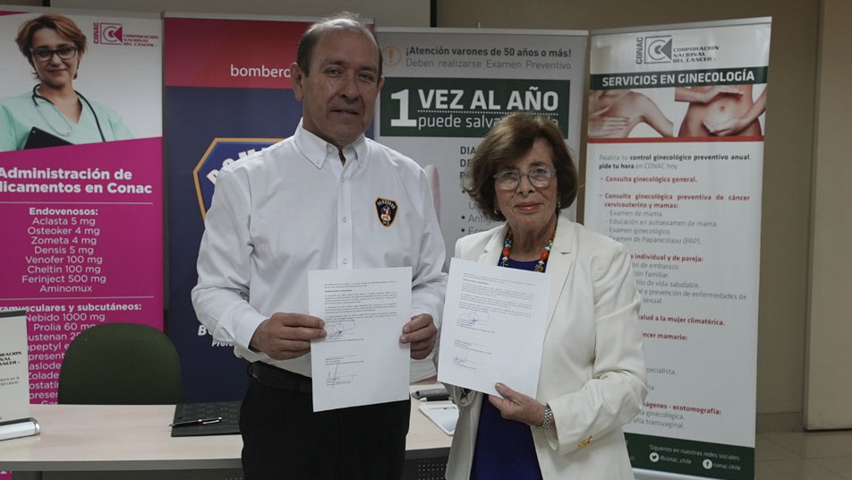 Bomberos de Chile y la Corporación Nacional del Cáncer firman importante convenio