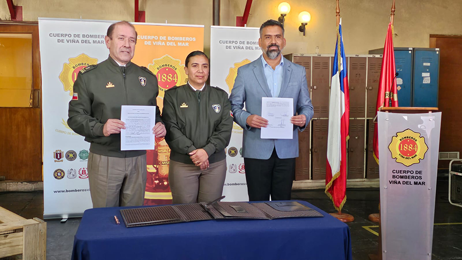Minera Collahuasi y Bomberos de Chile firman convenio de colaboración y primer beneficiado es el CB de Viña del Mar
