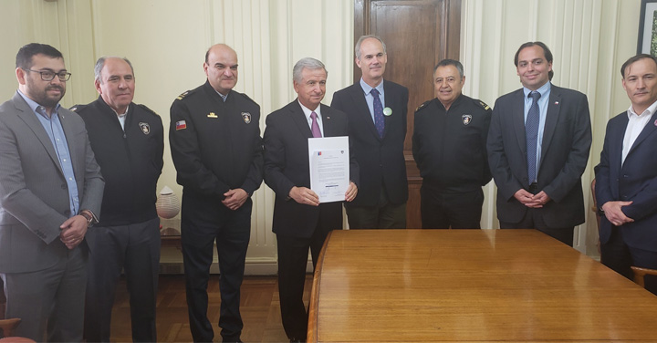 Presidente Nacional de Bomberos de Chile y Ministro de Hacienda firmaron histórico Protocolo de Presupuesto para Bomberos de Chile 2019-2022