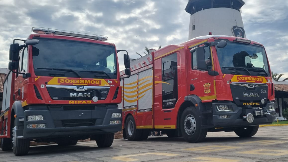 Cuerpos de Bomberos de Ñipas y Huepil reciben nuevas y modernas unidades multipropósito