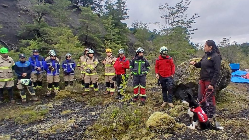 CB de Panguipulli realizan capacitación en Rescate Agreste