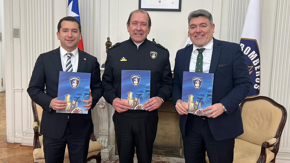 Diputados recibieron documento que busca modernizar la Ley Marco de Bomberos