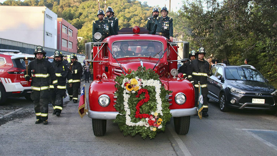 Bomberos de Temuco y la comunidad despidieron al Mártir de la Institución Javier Jara Saravia (Q.E.P.D.)