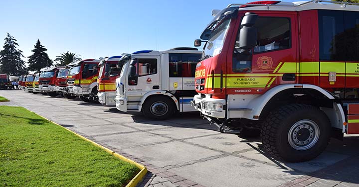 Nuevos carros bomba para los Cuerpos de Bomberos de Antofagasta, Taltal, Concepción y La Unión