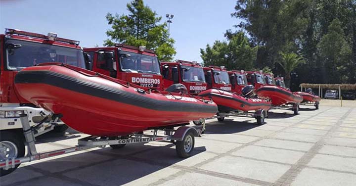 Bomberos de la Región de Los Ríos recibieron cuatro botes para Rescate Subacuático