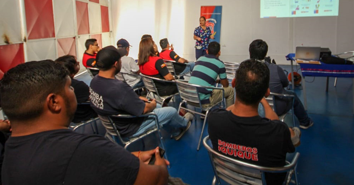 Bomberos de Iquique asiste a charla preventiva por Coronavirus 