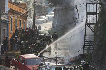 350 incendio valpo 13 08