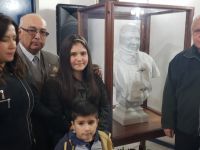 Presidente Nacional entregó busto del mártir Hernán Avilés González al Cuerpo de Bomberos de Talagante