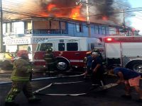 Incendio en casco antiguo de Iquique movilizó a bomberos 