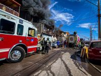 Cinco Cuerpos de Bomberos trabajan para controlar incendio en campamento Laguna Verde de Iquique