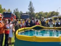 Embajada dona 6 piscinas a Bomberos