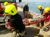 Bomberos rescata a hombre que sufre rodada en el Monumento al Marinero Desconocido 