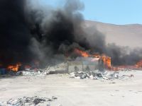 Incendio destruyó tres casas en el centro de la ciudad de Iquique